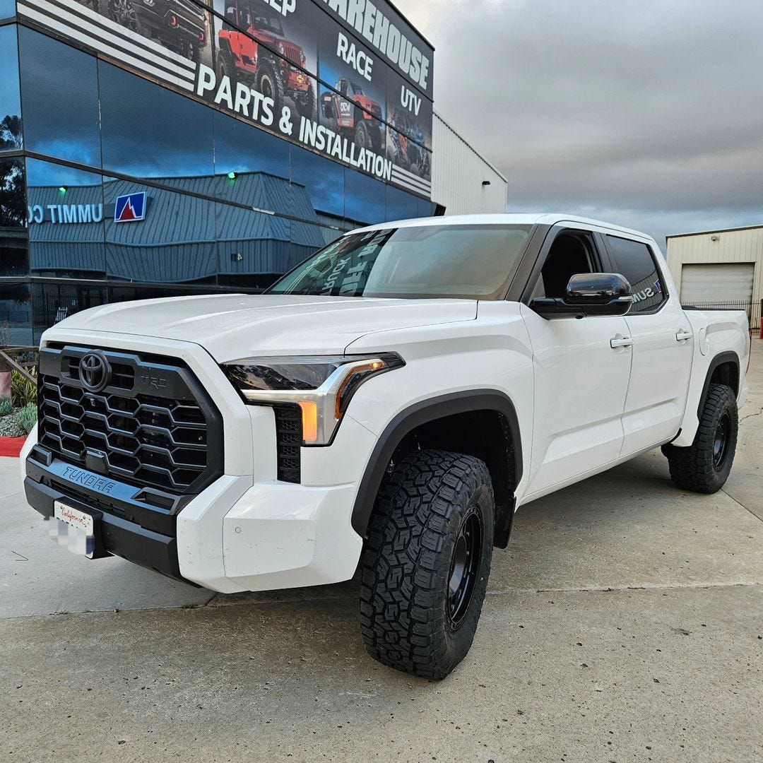 2024 White Tundra EC