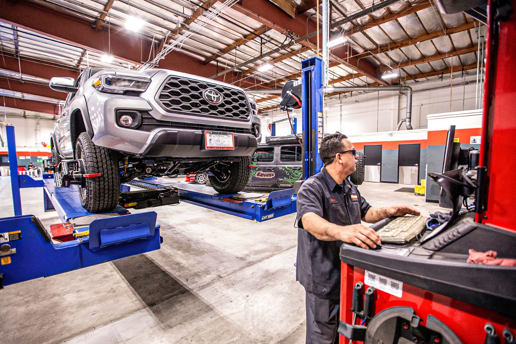 Why Choose 4 Wheel Parts for Wheel Alignment Services? | 4WP
